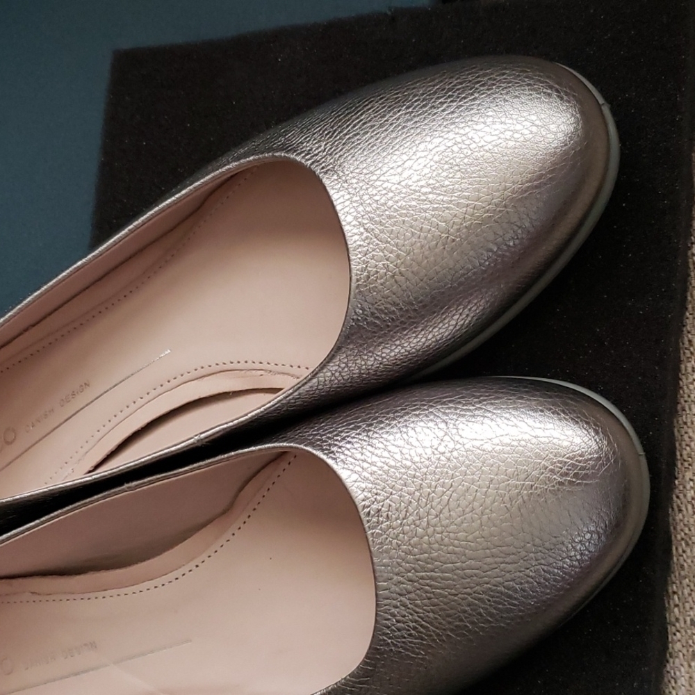 ECCO  flats size 9. - Picture 2 of 12